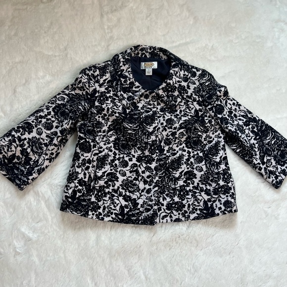 Talbots Petite, Size 0, Floral Blazer, Blue Navy/white - Picture 4 of 9
